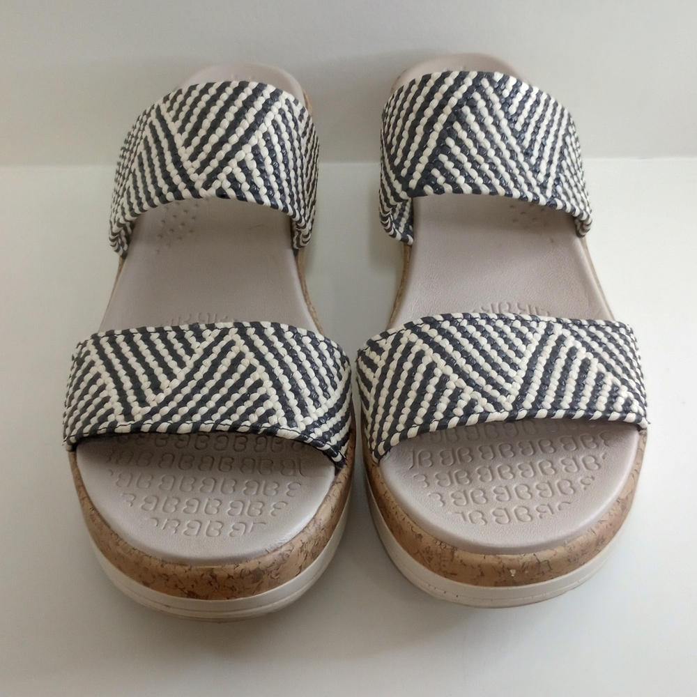 Women's Causal Wedge Sandals With Black + White Woven Straps - Like New! - Picture 3 of 7